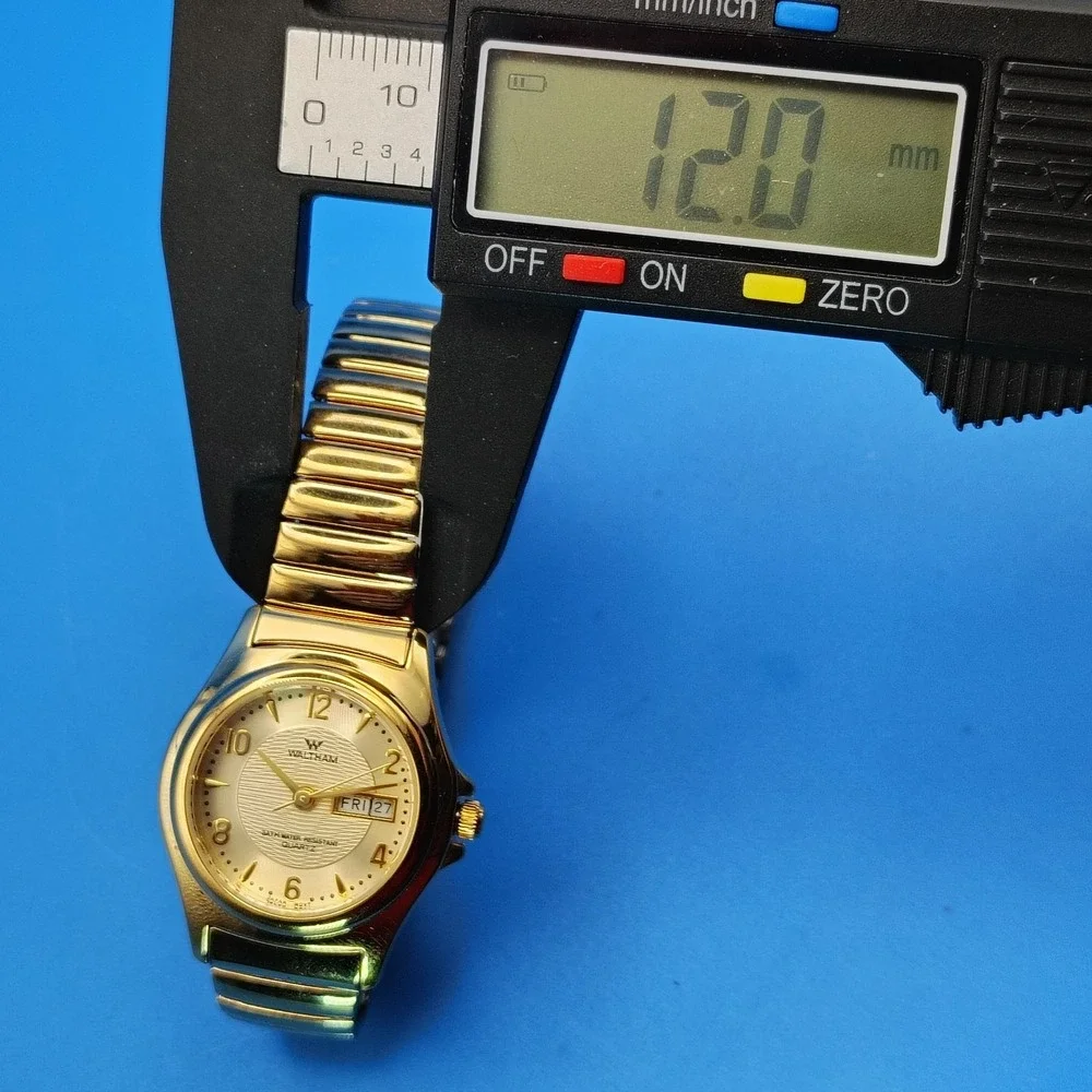 New Vintage 1997 Waltham Day/Date 25mm‎ Women's Quartz Watch W/ Box Size 5.5-8.5